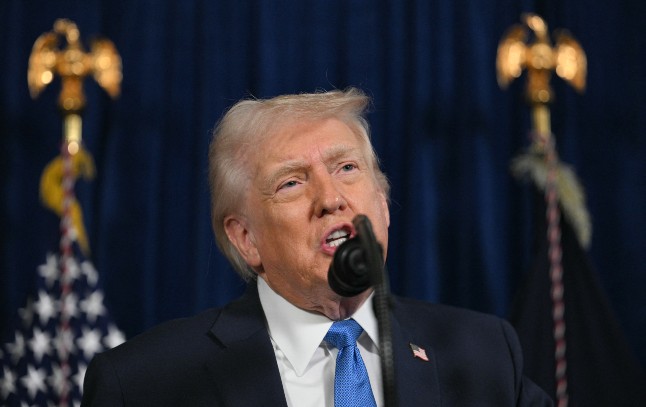 Le président américain Donald Trump s'adresse à la presse à la suite des actions militaires américaines au Venezuela, depuis sa résidence de Mar-a-Lago à Palm Beach, en Floride, le 3 janvier 2026. Jim Watson / AFP