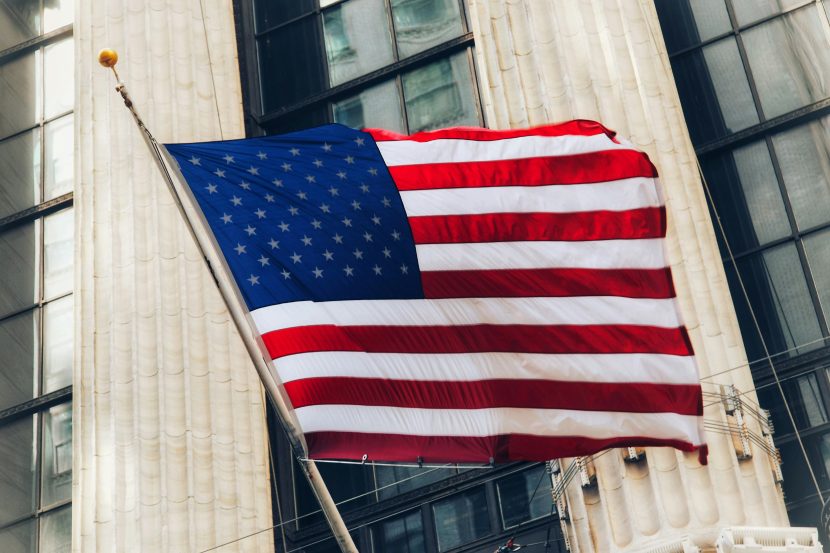 Les entreprises américaines abandonnent les critères ESG dans la rémunération de leurs dirigeants - Photo de Bernd Dittrich sur Unsplash