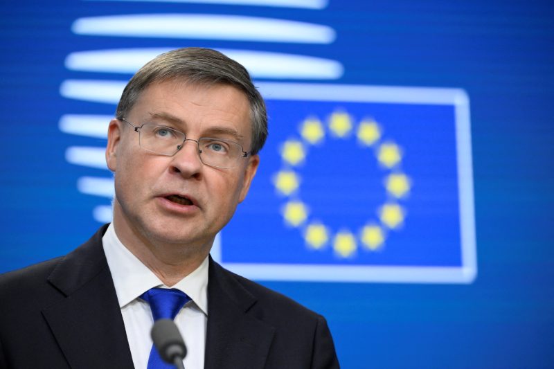 Valdis Dombrovskis, commissaire européen, annonce un "grand ménage réglementaire" - JOHN THYS / AFP