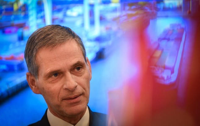 Rodolphe Saadé, à la tête du groupe CMA Media détient notamment la Tribune, qui subit un plan social d'ampleur. Olivier Chassignole / AFP